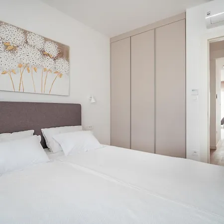 Skyline Serenity-zadar's Premier Roof Terrace Apartment *