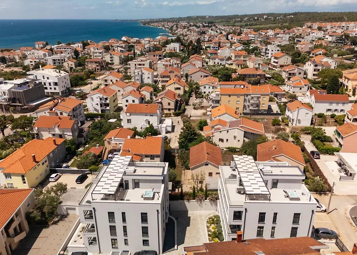 Апартаменты Skyline Serenity-zadar's Premier Roof Terrace