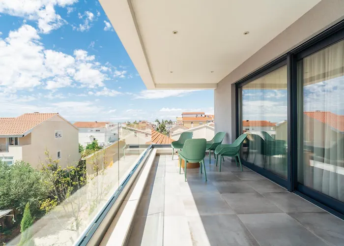 Апартаменты Skyline Serenity-zadar's Premier Roof Terrace